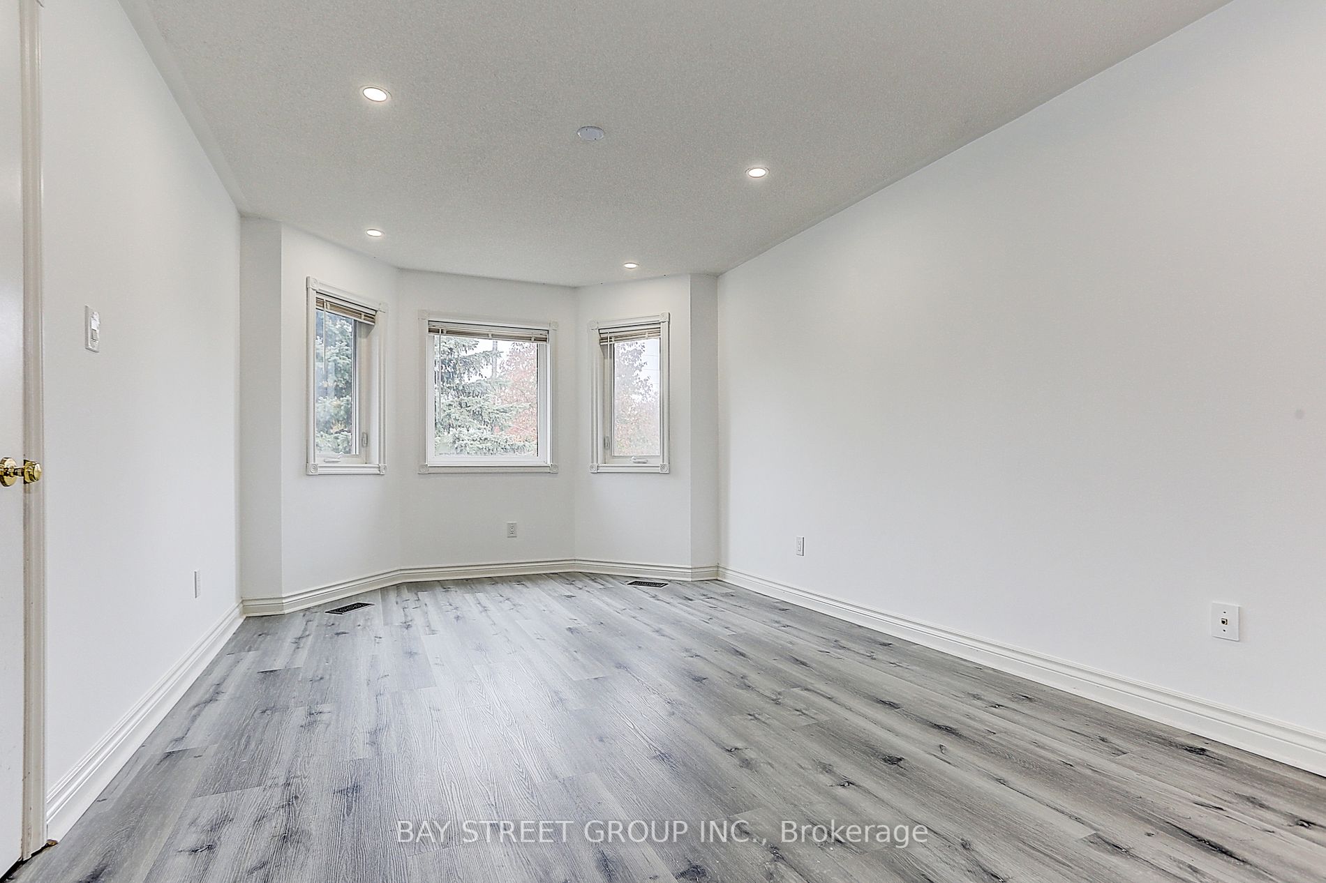 275 Elgin Mills Rd W