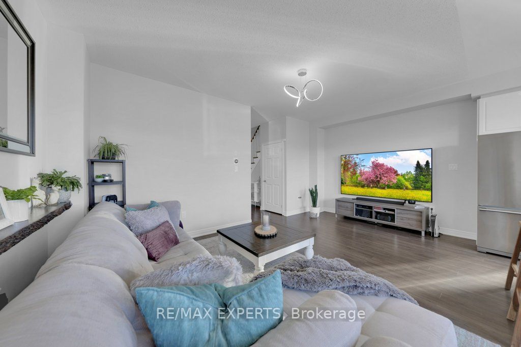 98 Gallagher Cres