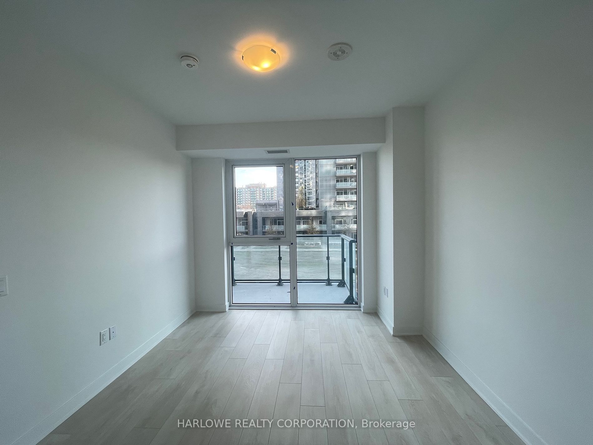 105 Oneida Cres, #205
