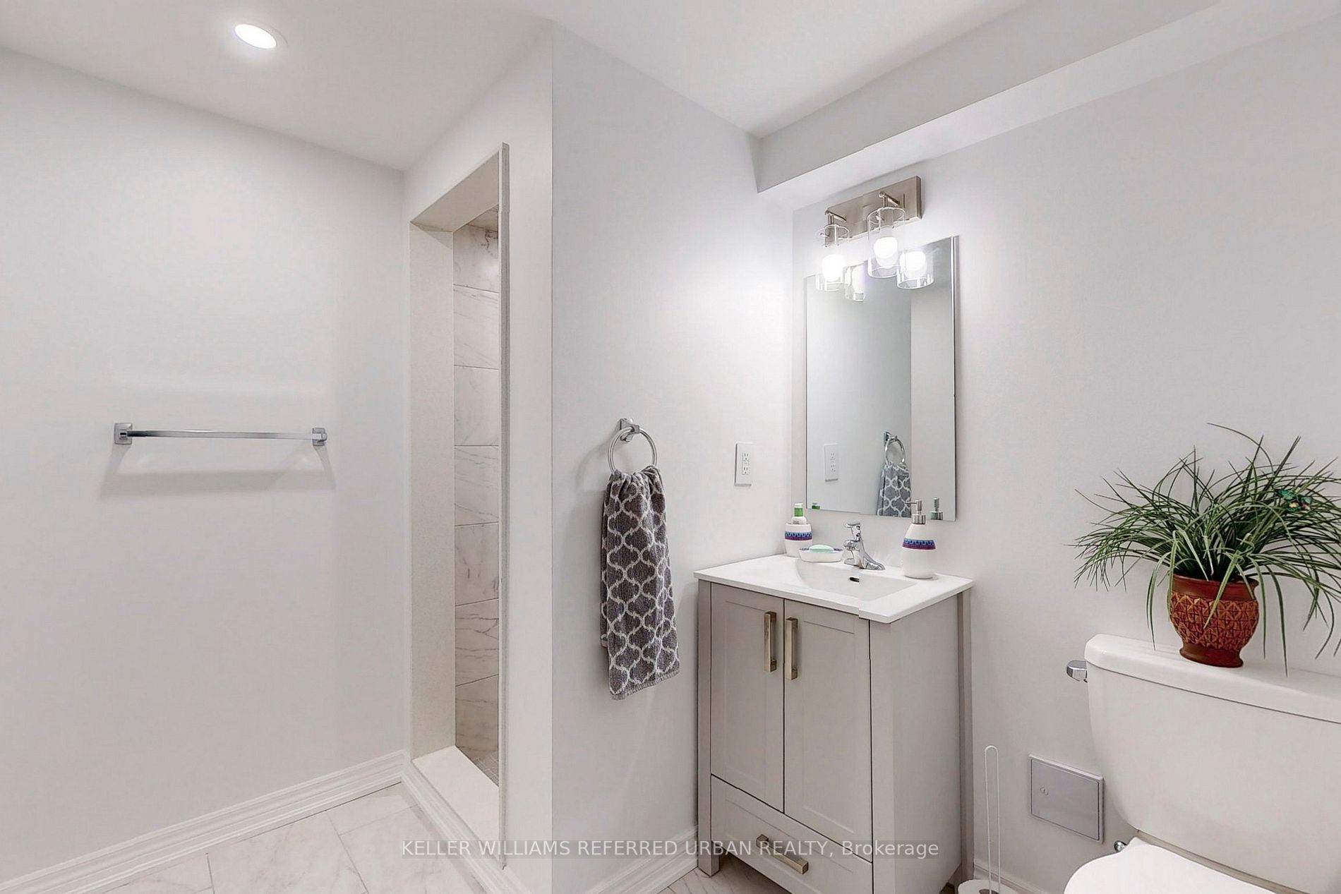 22 Harper Way N, #460