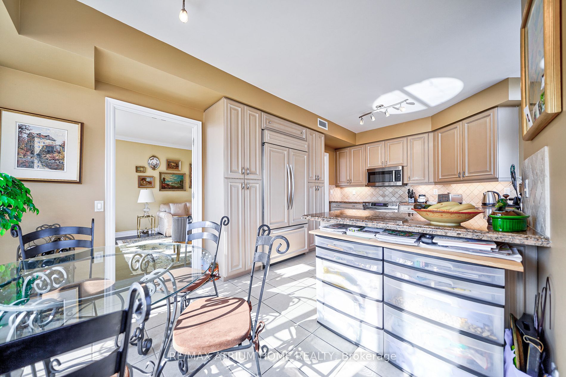 10101 Yonge St, #217