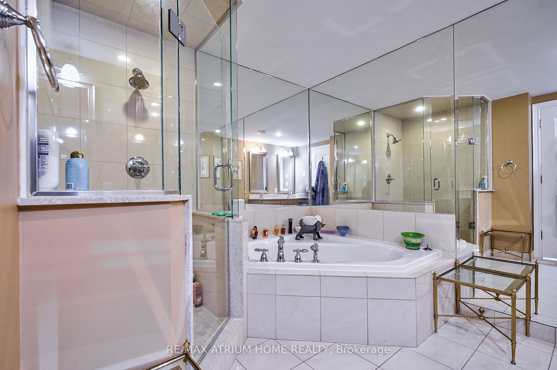 10101 Yonge St, #217