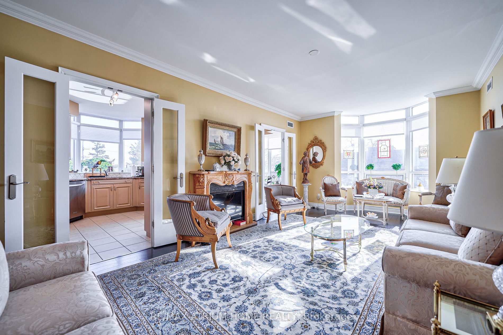 10101 Yonge St, #217