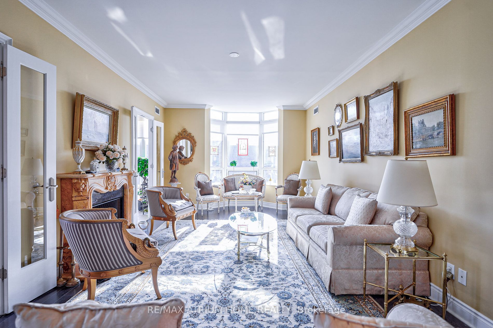 10101 Yonge St, #217
