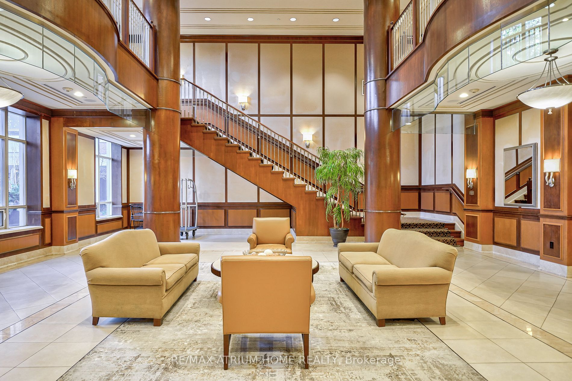 10101 Yonge St, #217