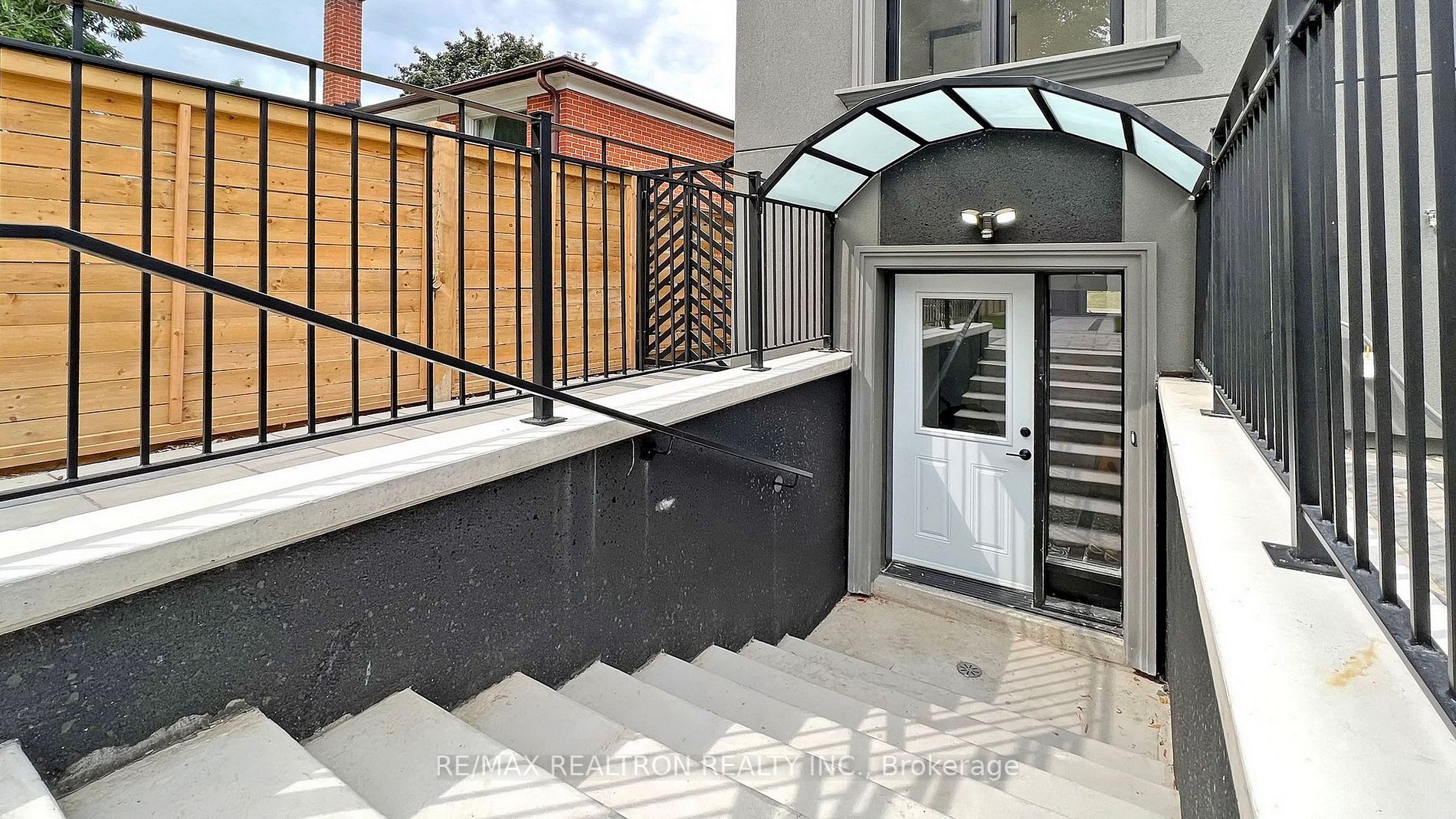 111 Evahill Cres