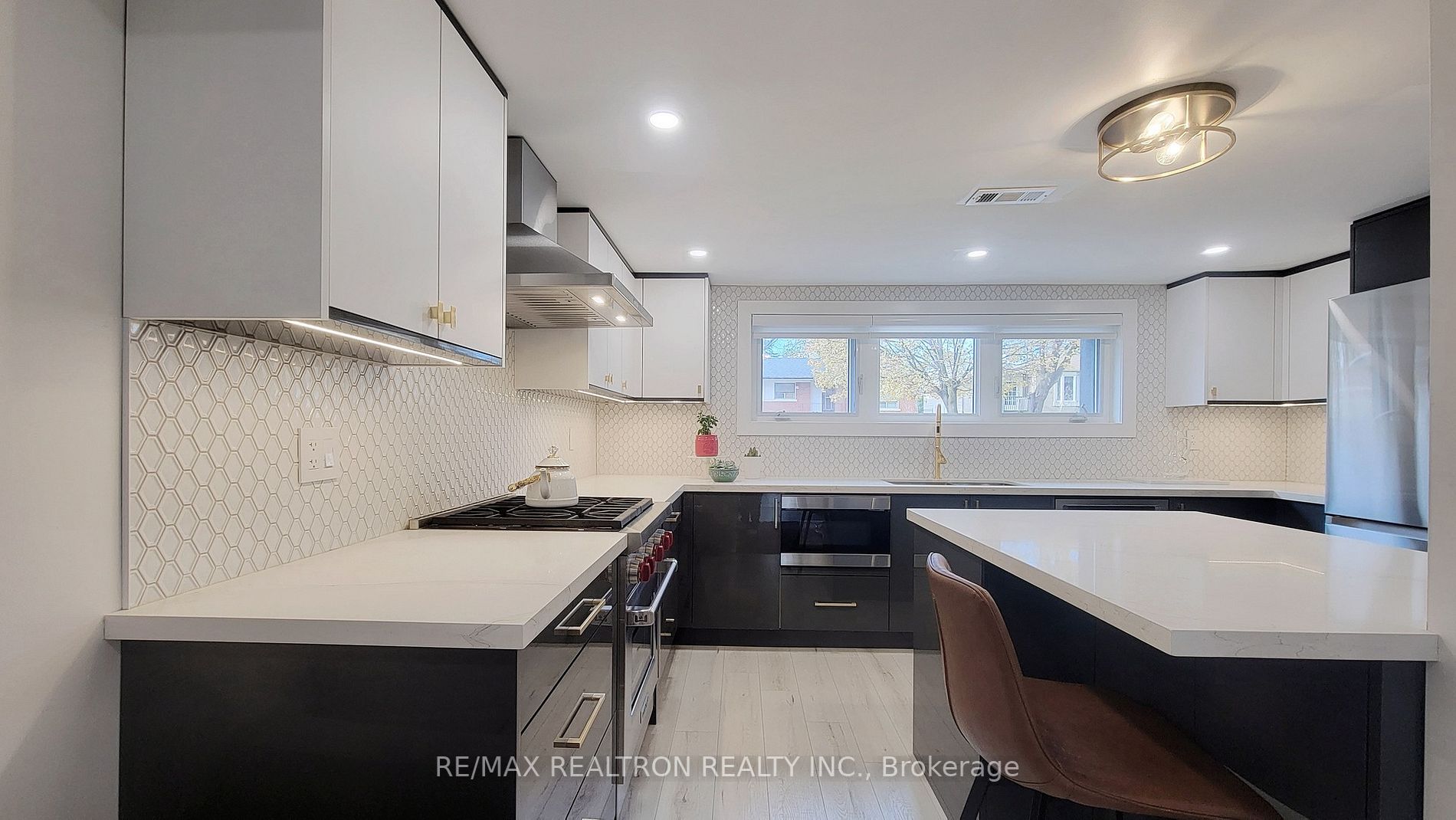 111 Evahill Cres
