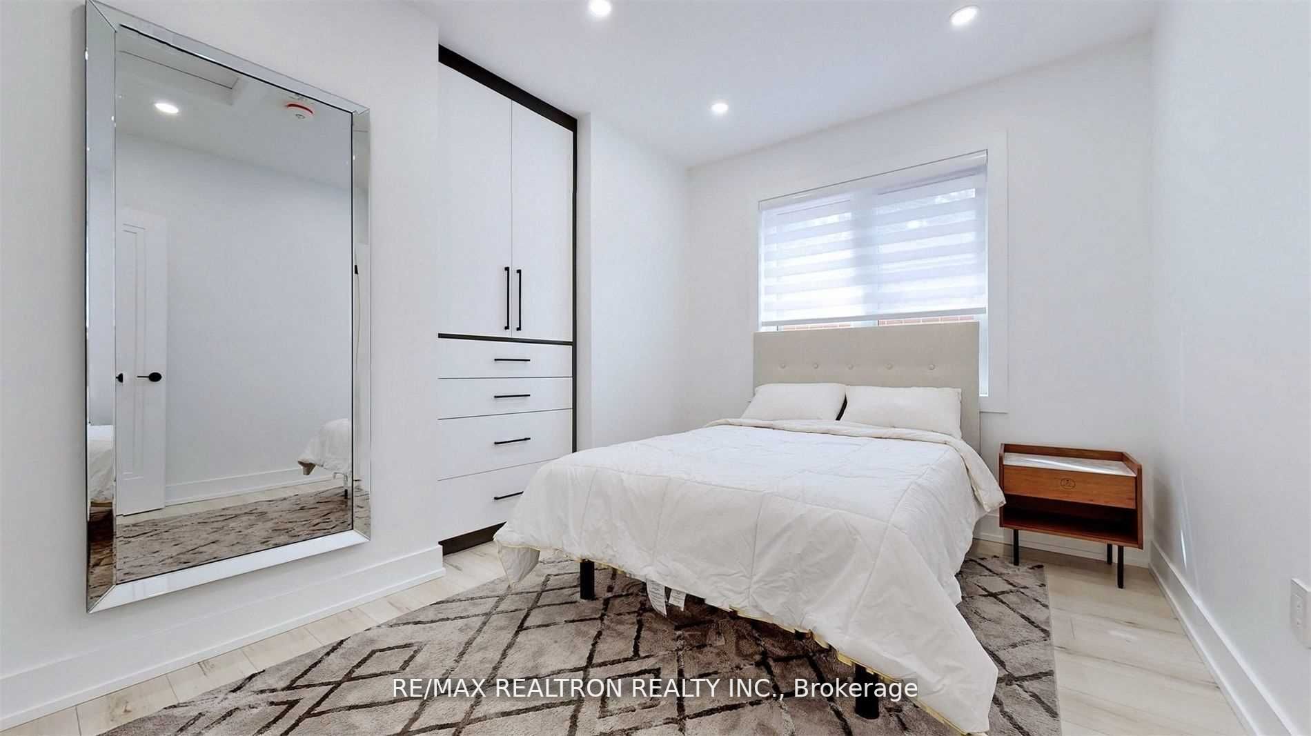 111 Evahill Cres