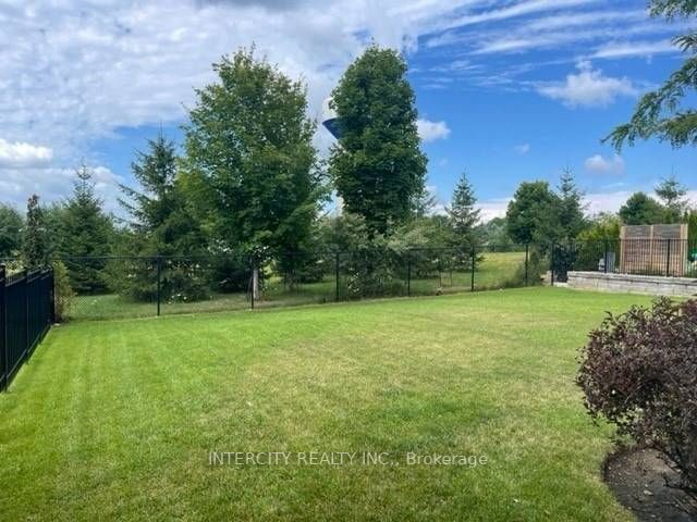 18 Summerbreeze Crt, #Bsmt