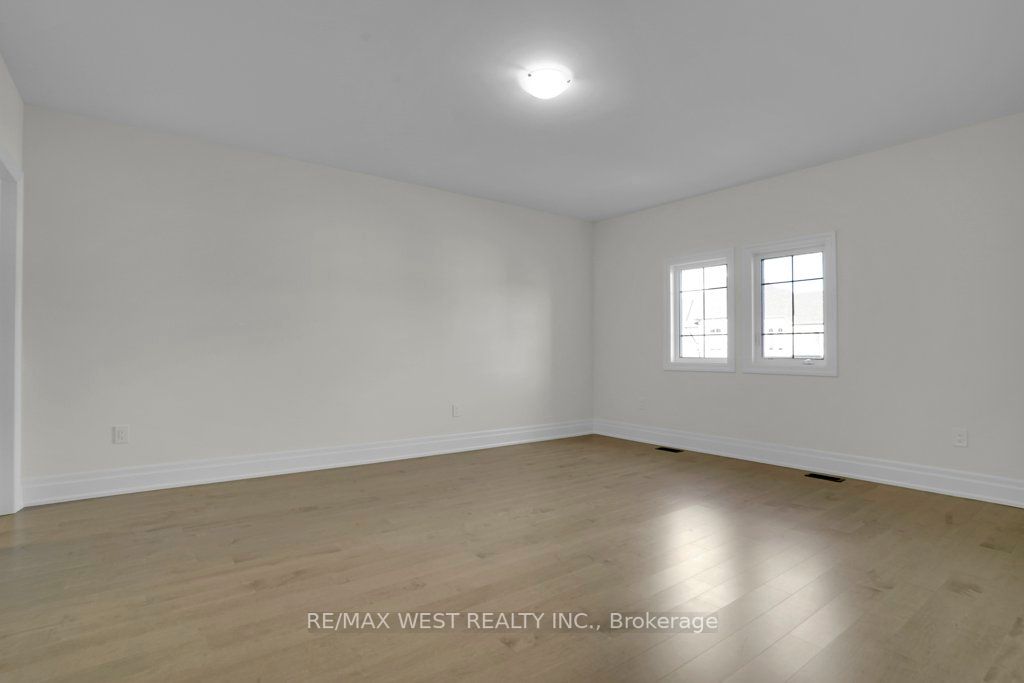 46 Enclave Crt