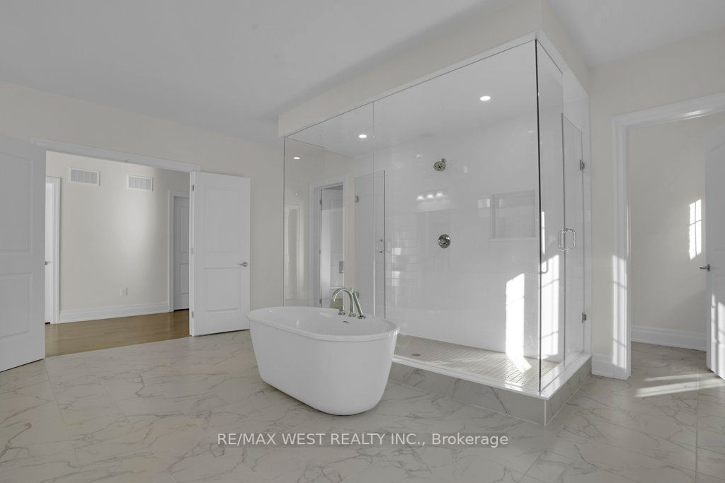 46 Enclave Crt