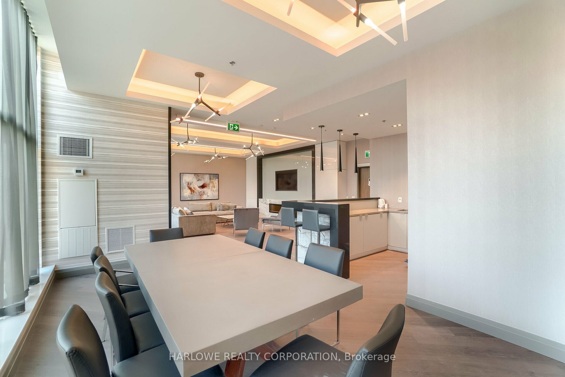 99 Eagle Rock Way, #827