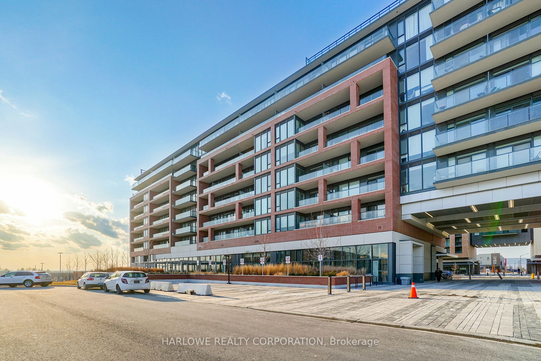 99 Eagle Rock Way, #827