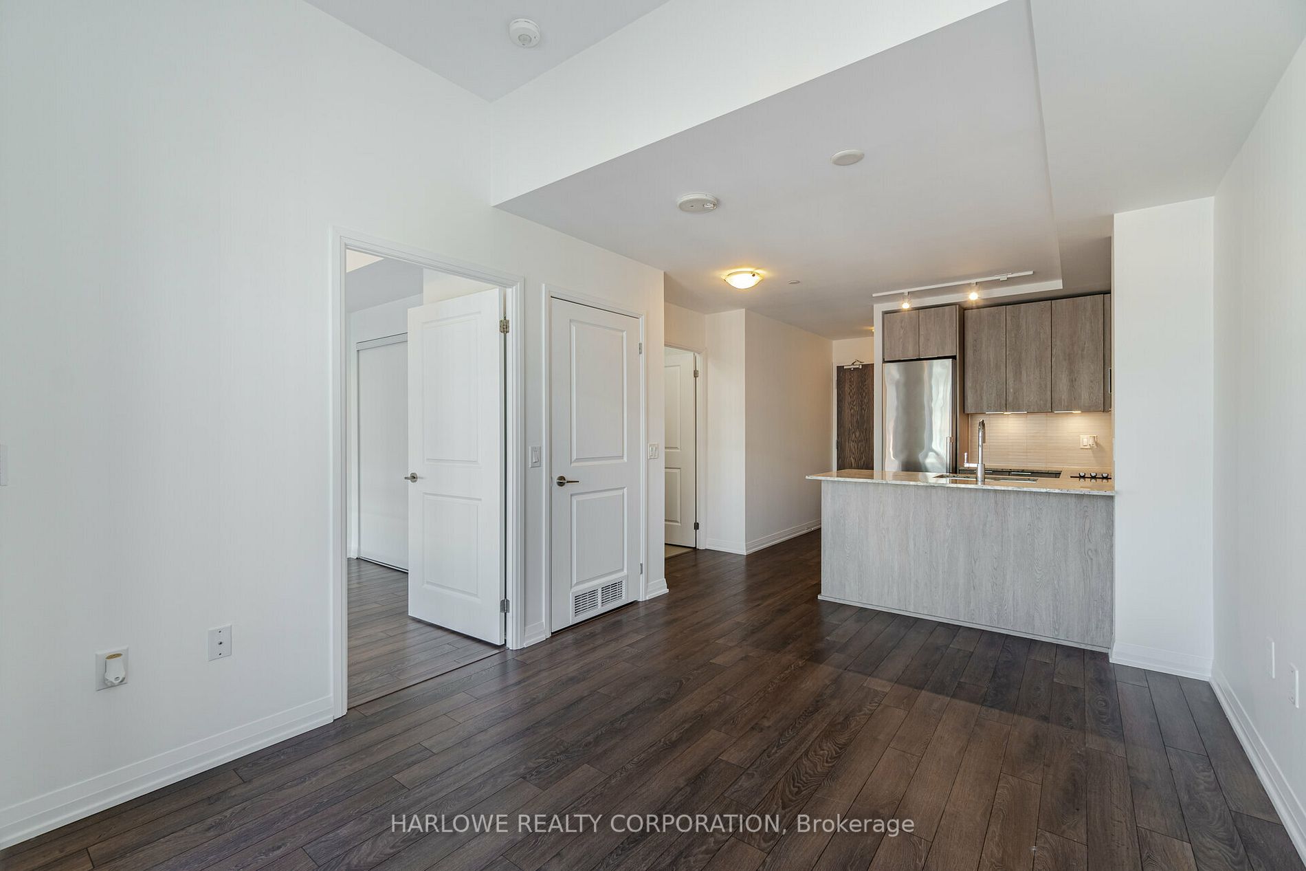 99 Eagle Rock Way, #827