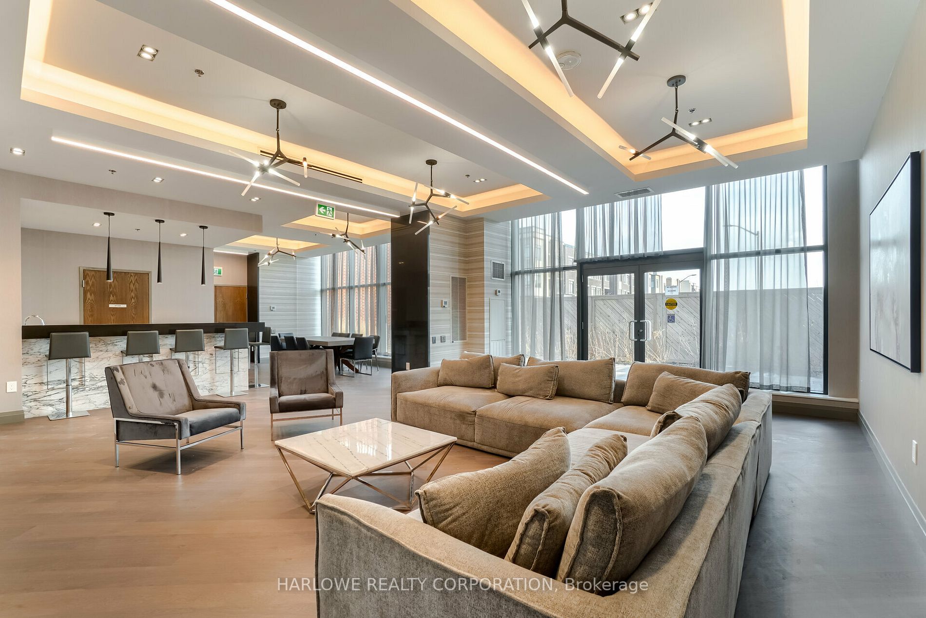 99 Eagle Rock Way, #827