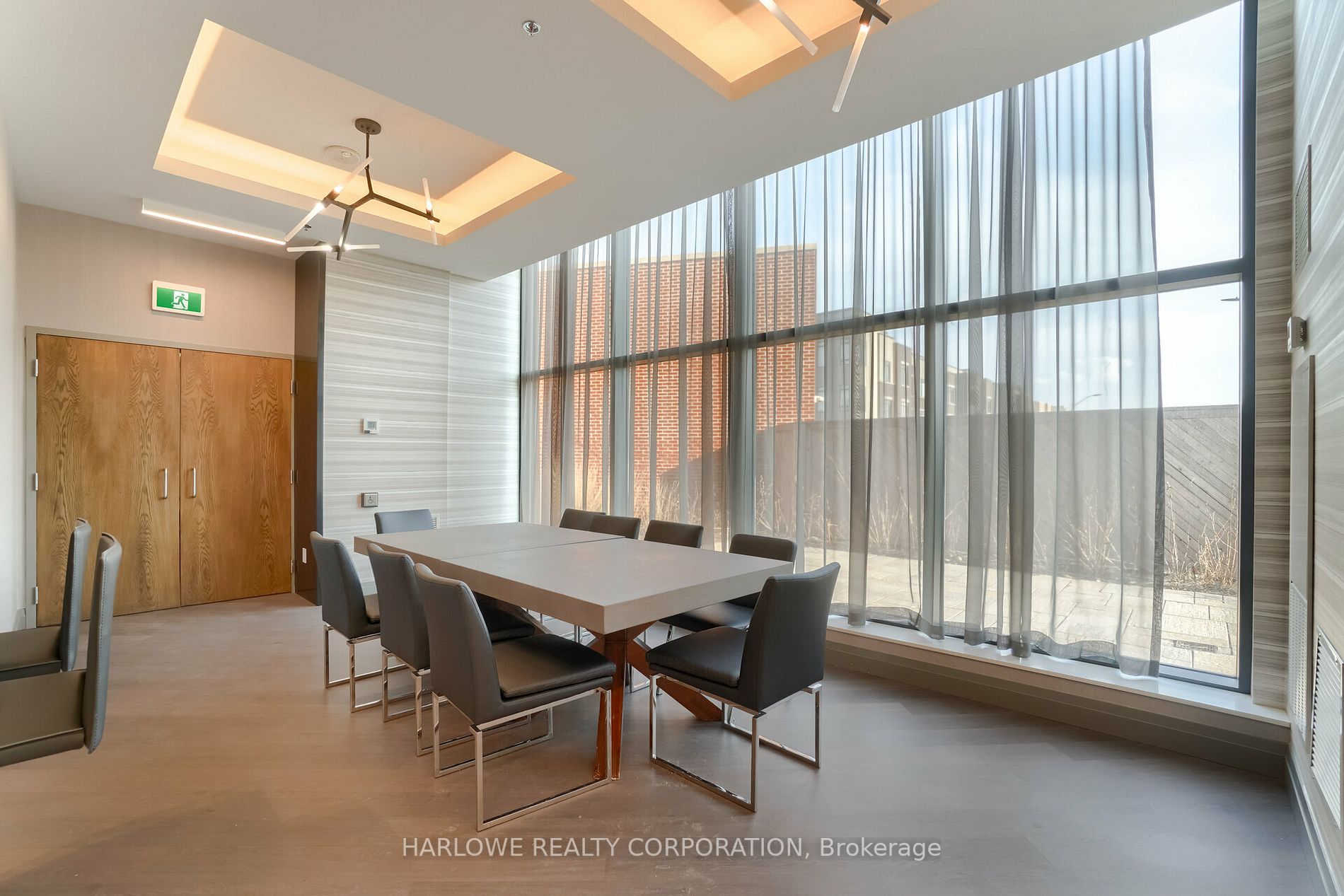 99 Eagle Rock Way, #827