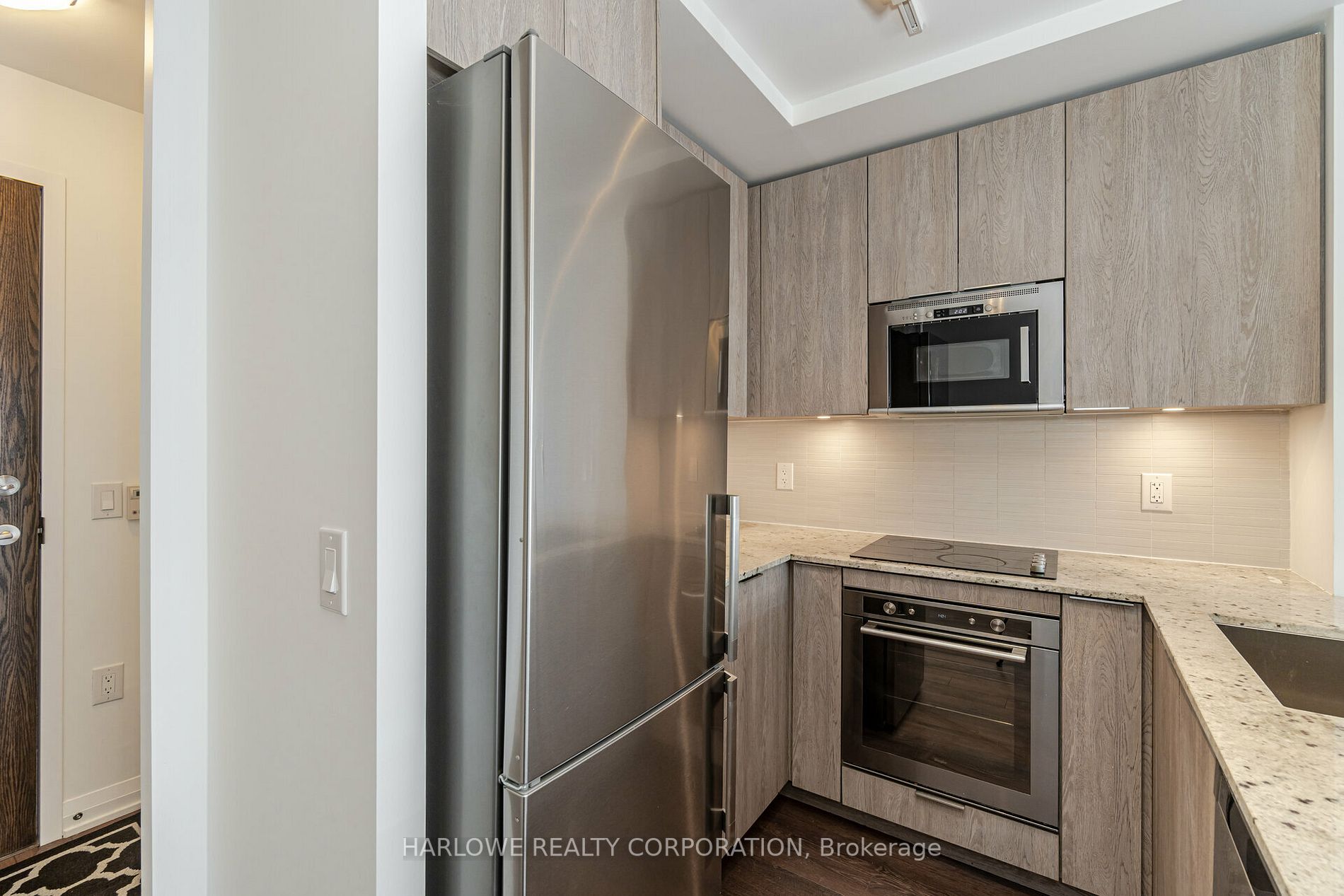 99 Eagle Rock Way, #827