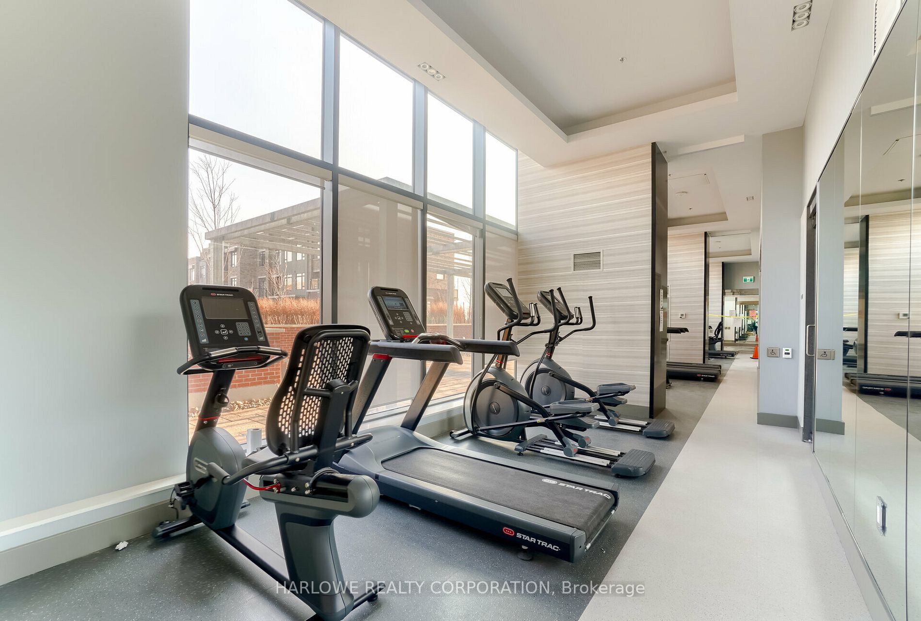 99 Eagle Rock Way, #827