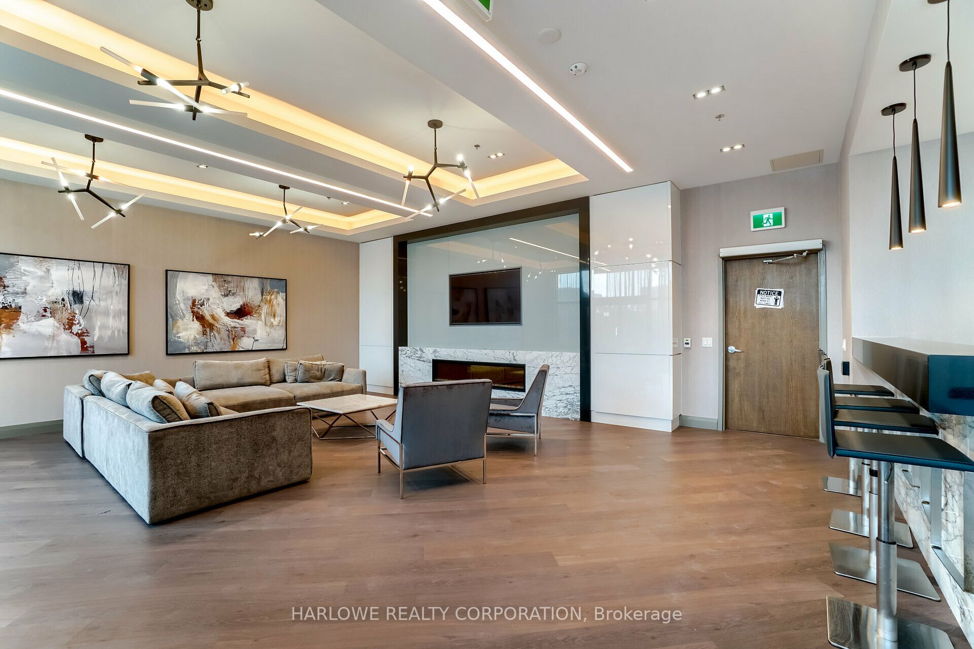 99 Eagle Rock Way, #827