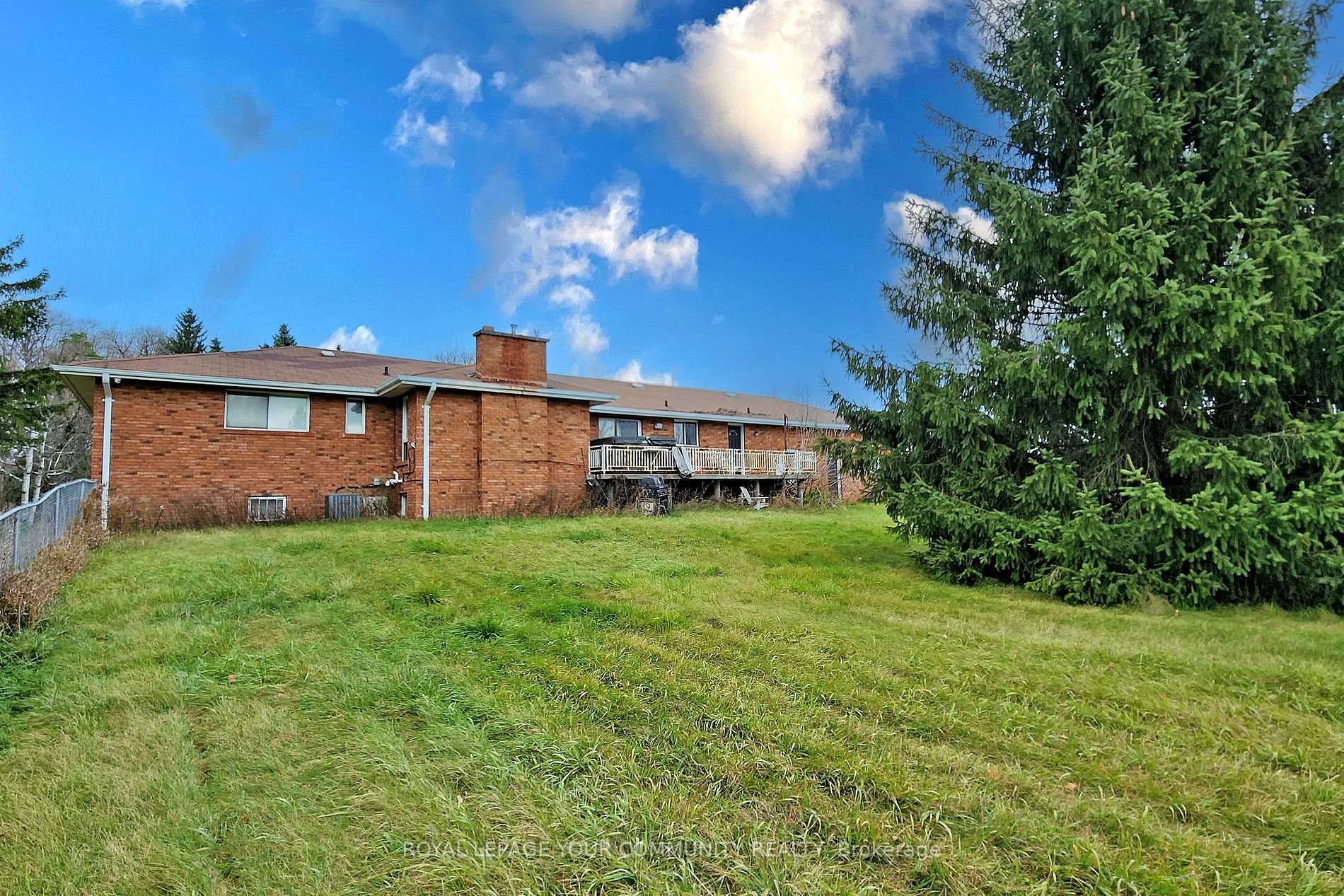 4897 Aurora Rd