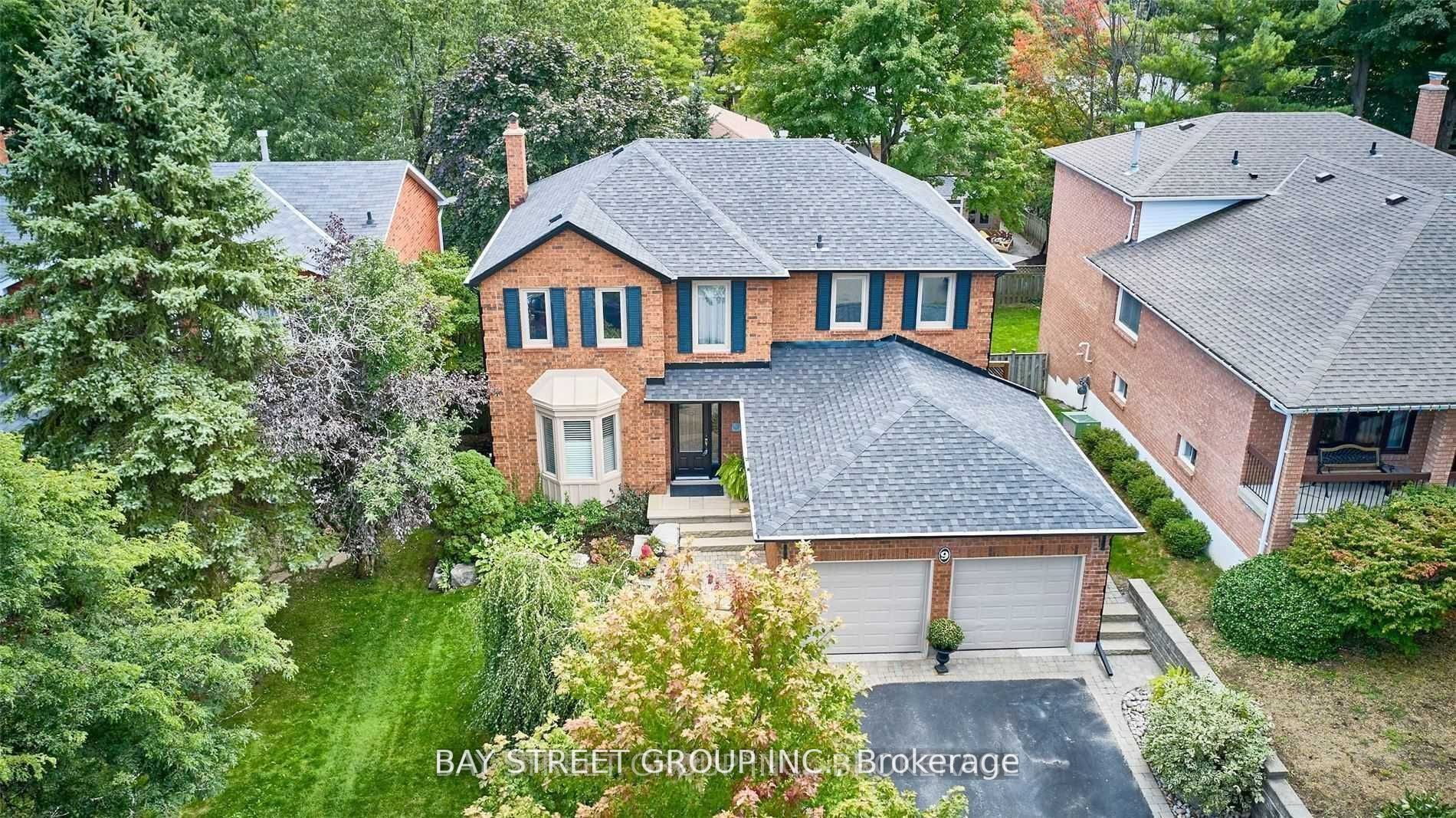 9 Chadburn Cres, #Lower