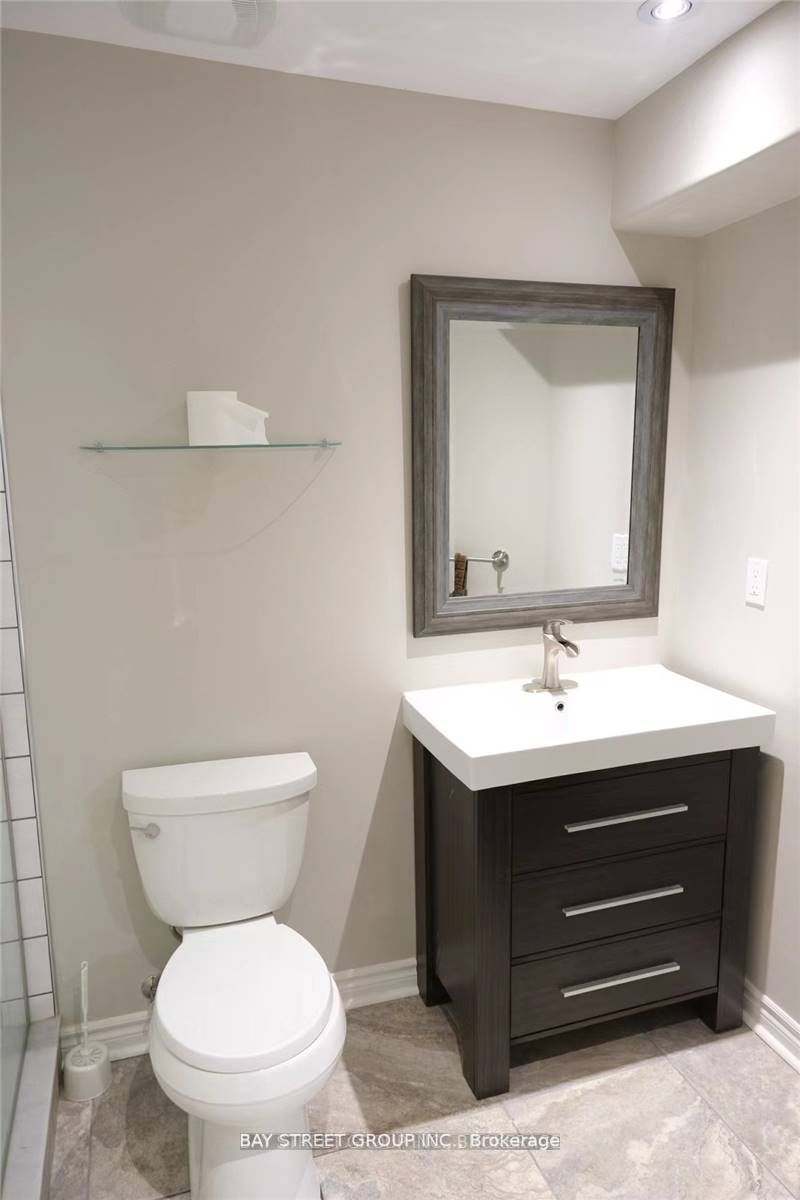 9 Chadburn Cres, #Lower