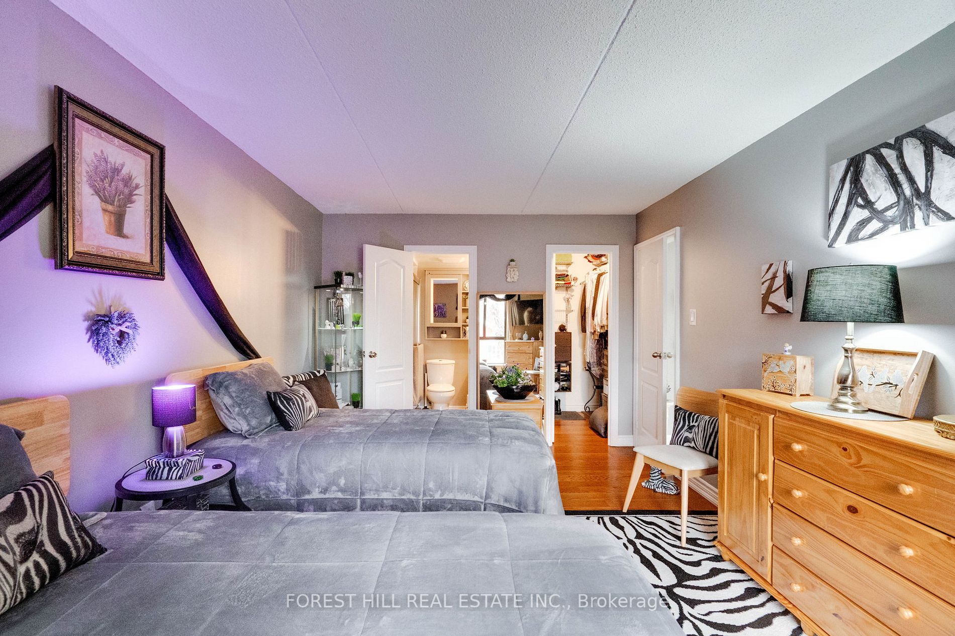 15390 Yonge St, #401