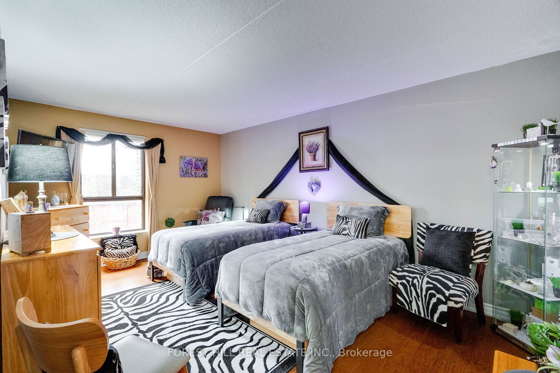 15390 Yonge St, #401