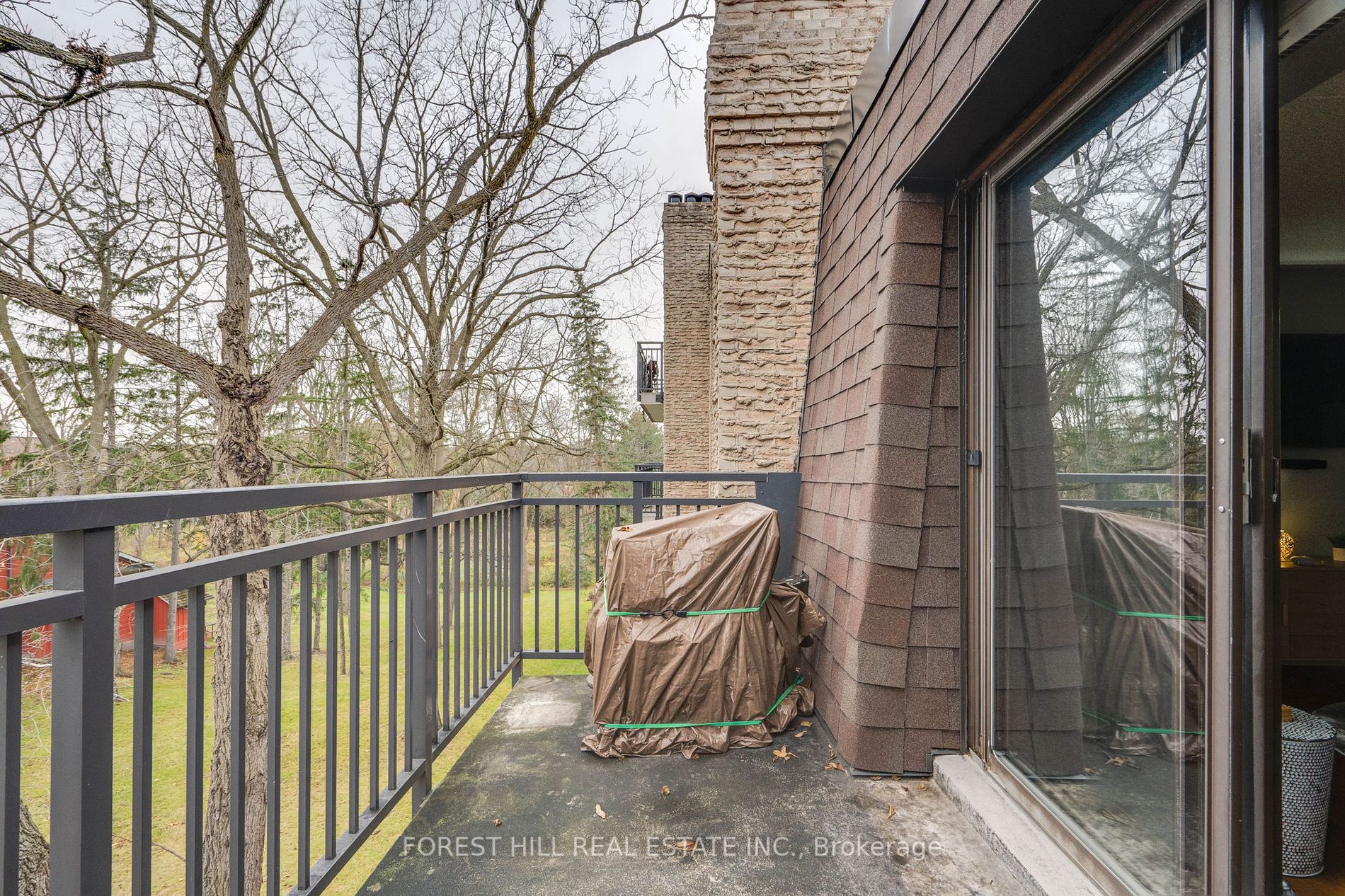 15390 Yonge St, #401