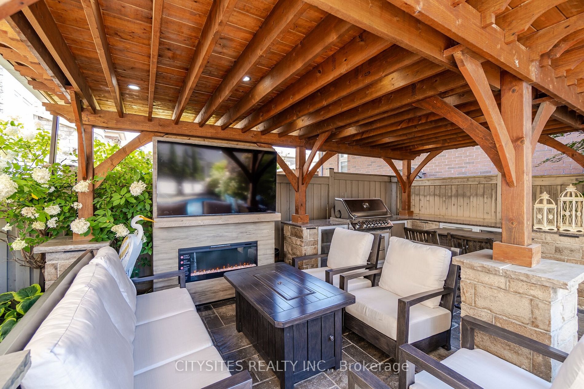62 Virtue Cres