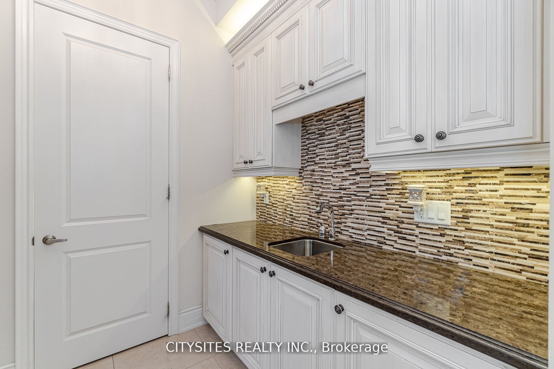 62 Virtue Cres