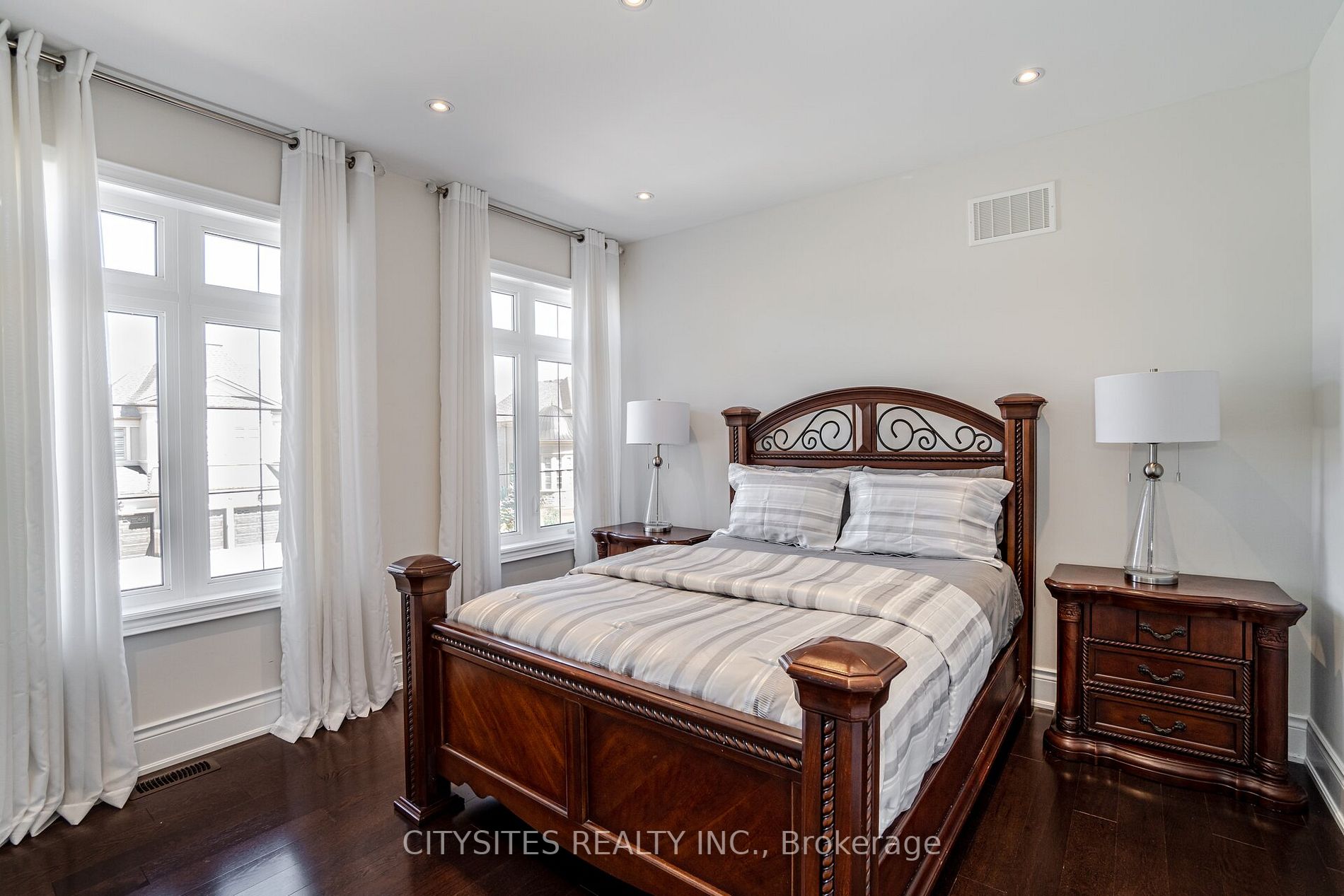 62 Virtue Cres
