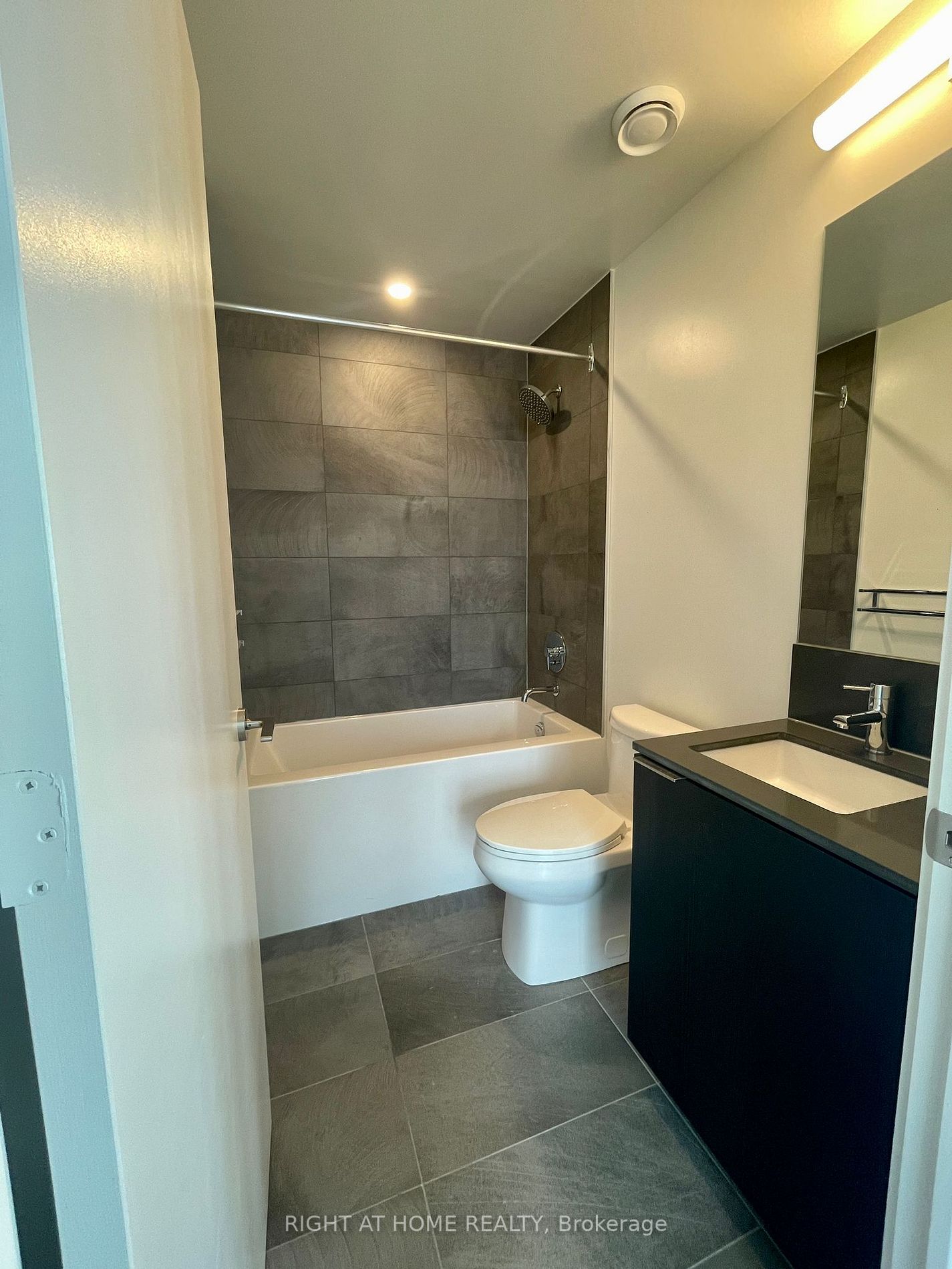 7890 Jane St, #5209