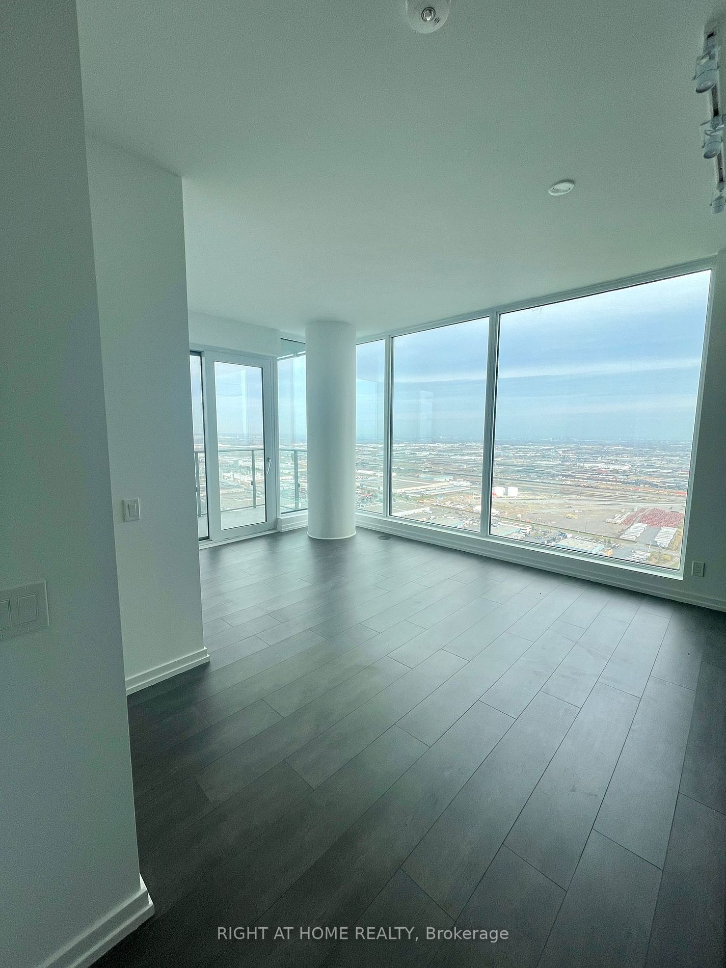 7890 Jane St, #5209