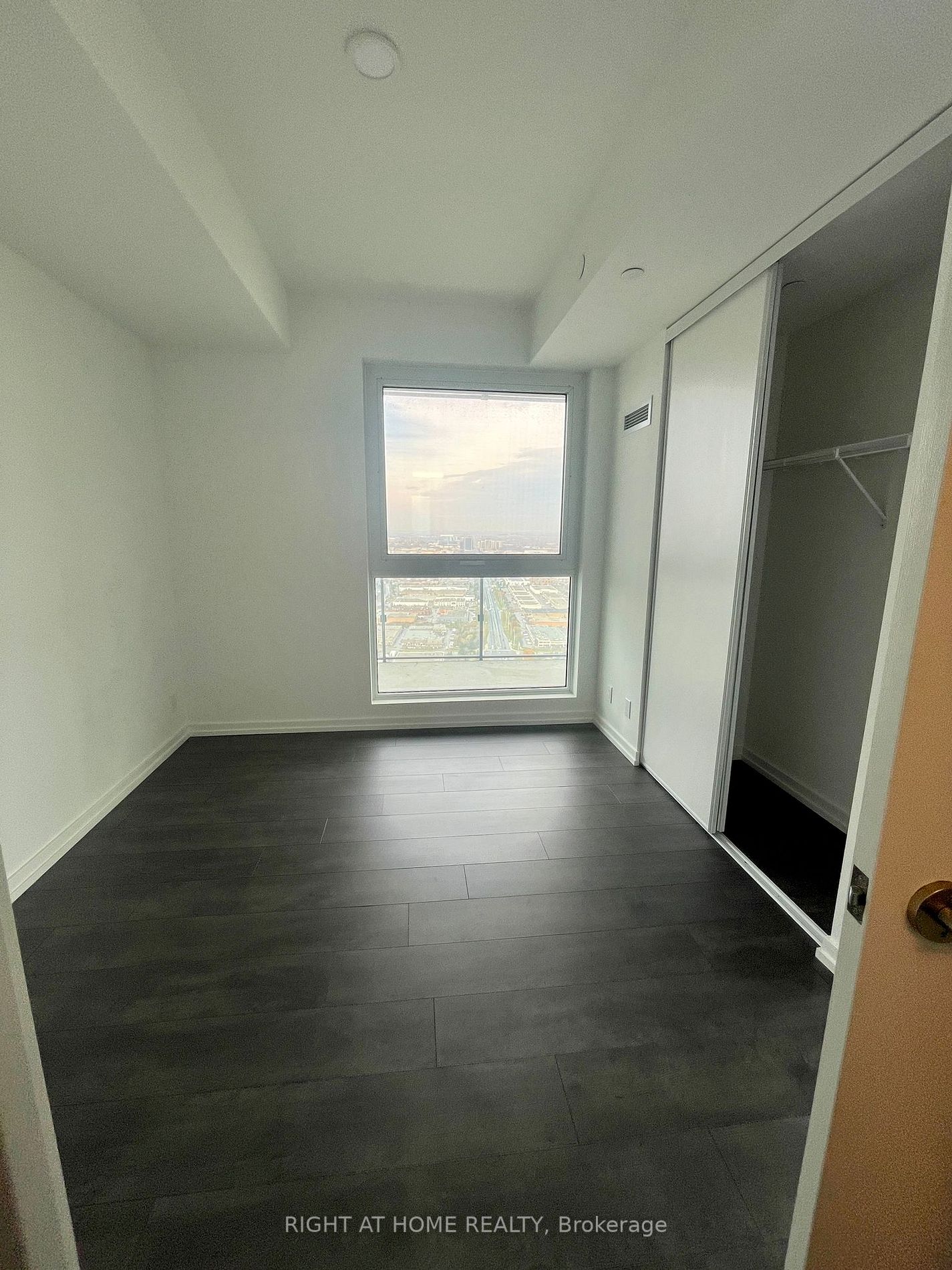 7890 Jane St, #5209