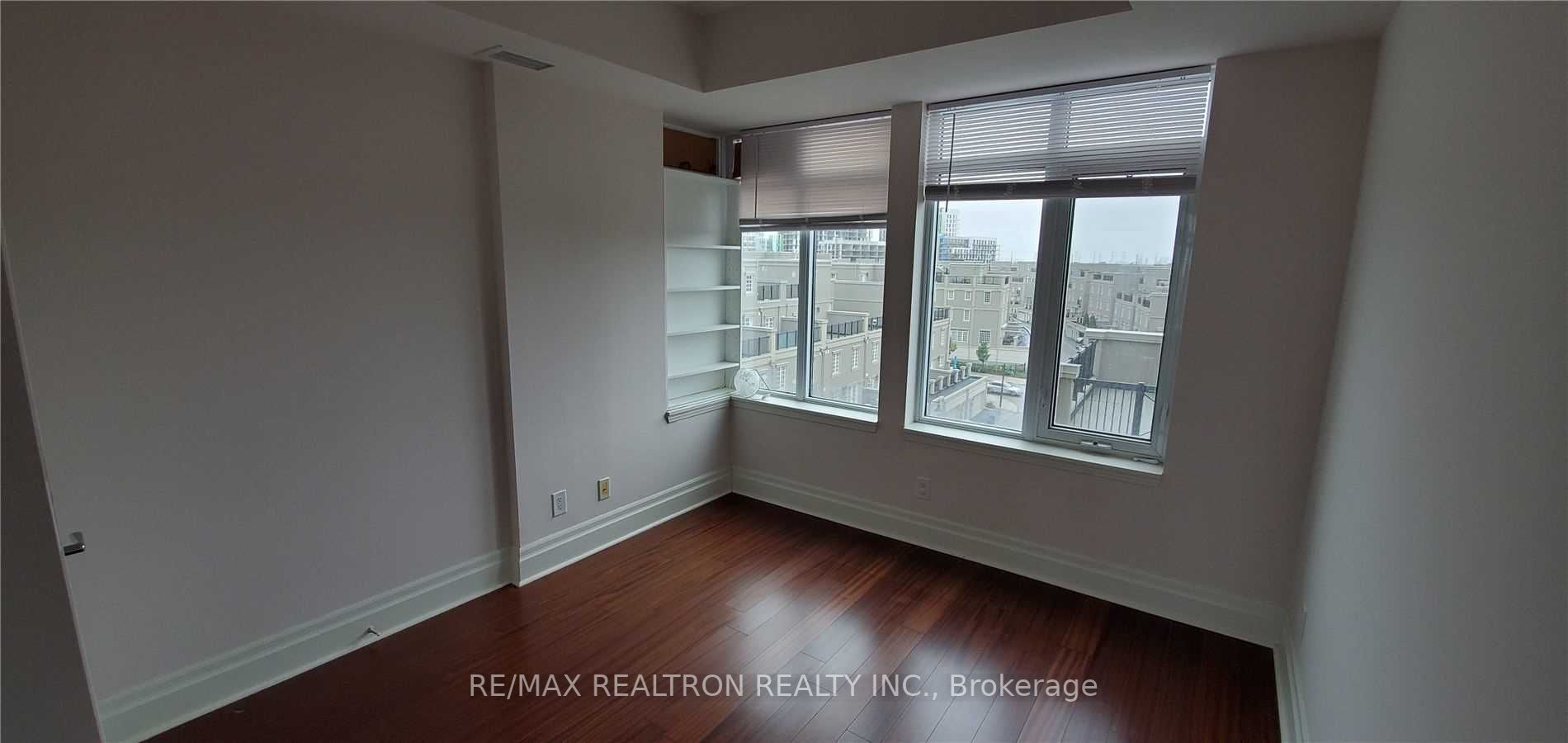 151 Upper Duke Cres, #503