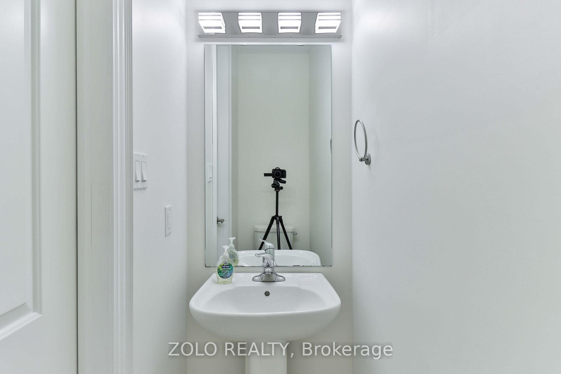 20 Kingsville Lane
