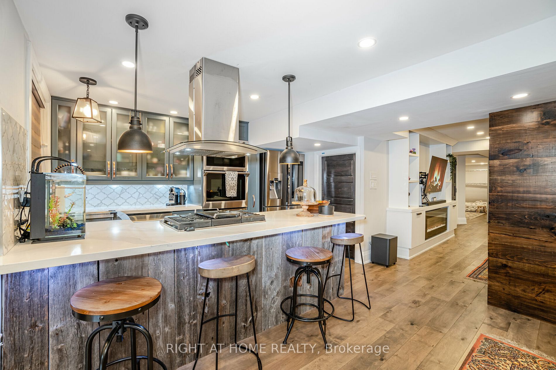 789 College Manor Dr