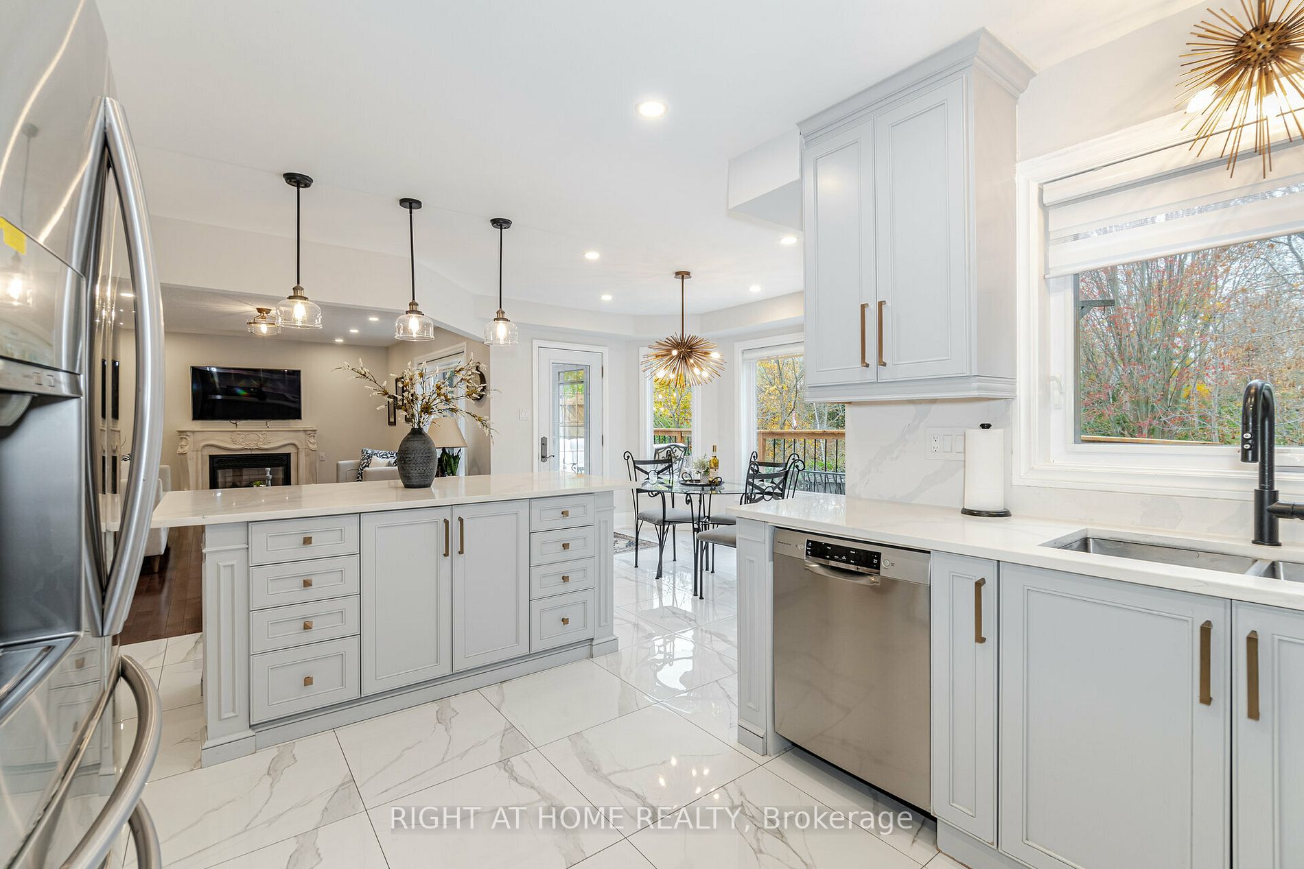 789 College Manor Dr