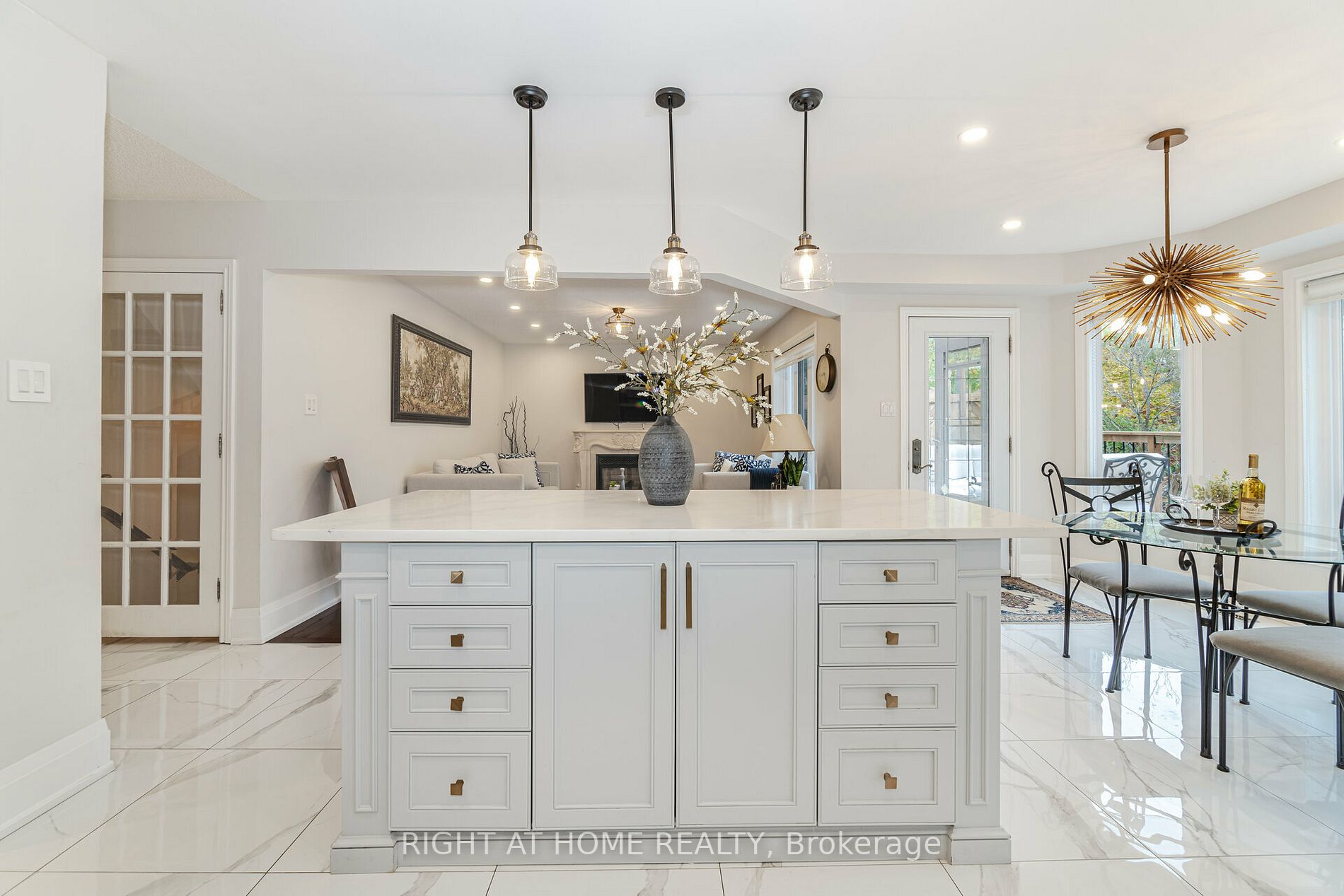 789 College Manor Dr
