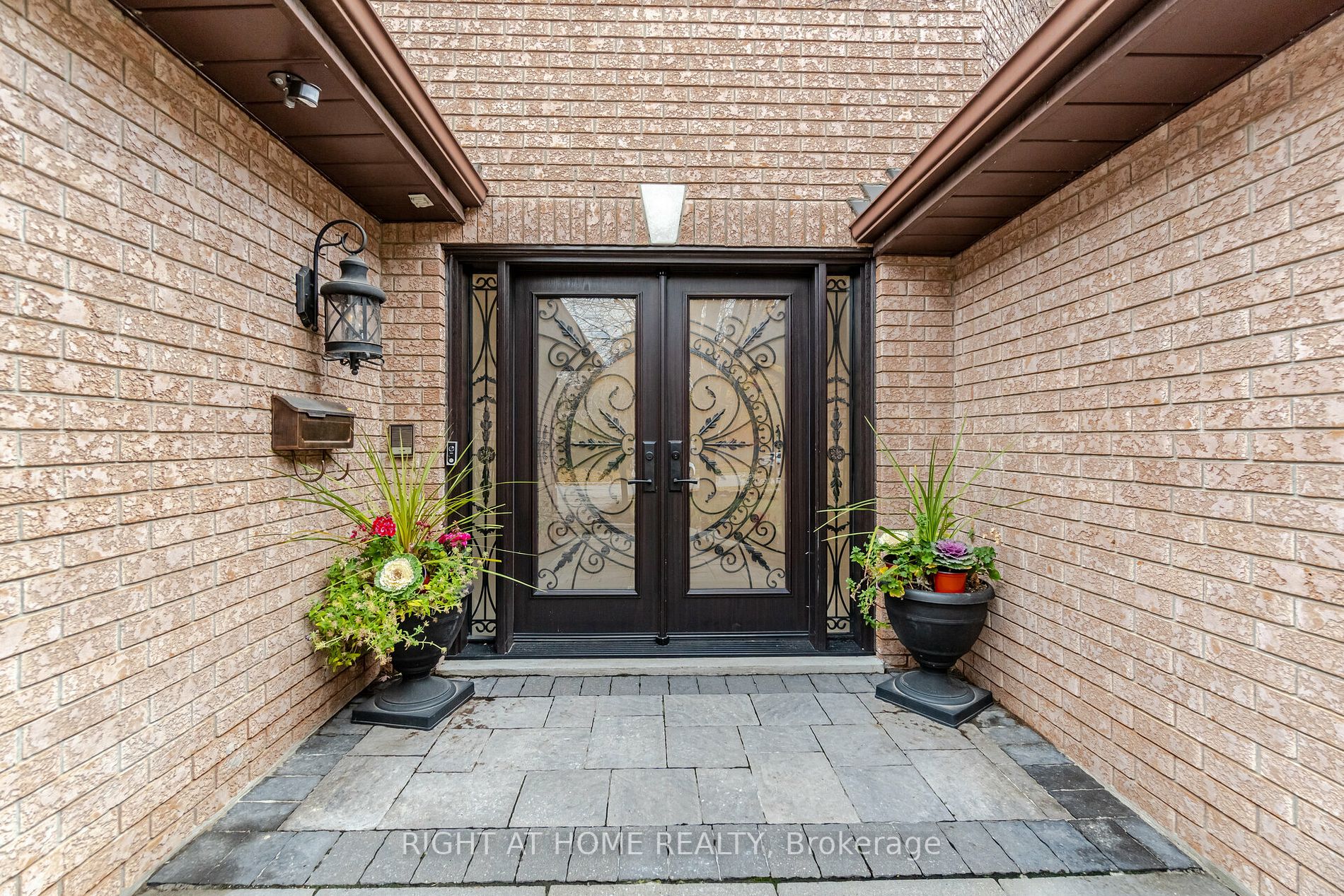 789 College Manor Dr