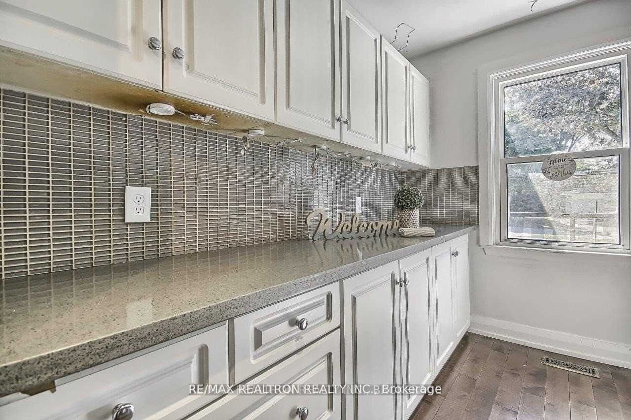 1043 Lemar Rd