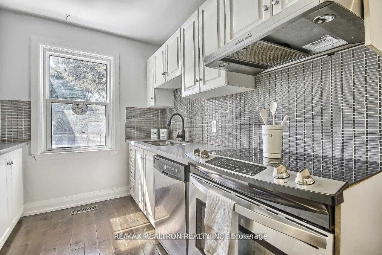 1043 Lemar Rd