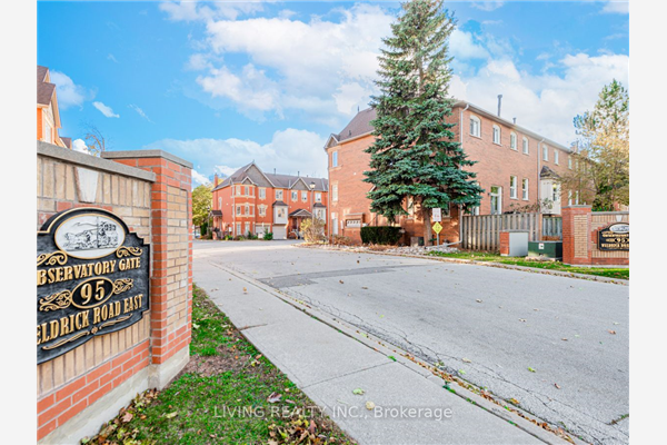 95 Weldrick Rd E, Richmond Hill