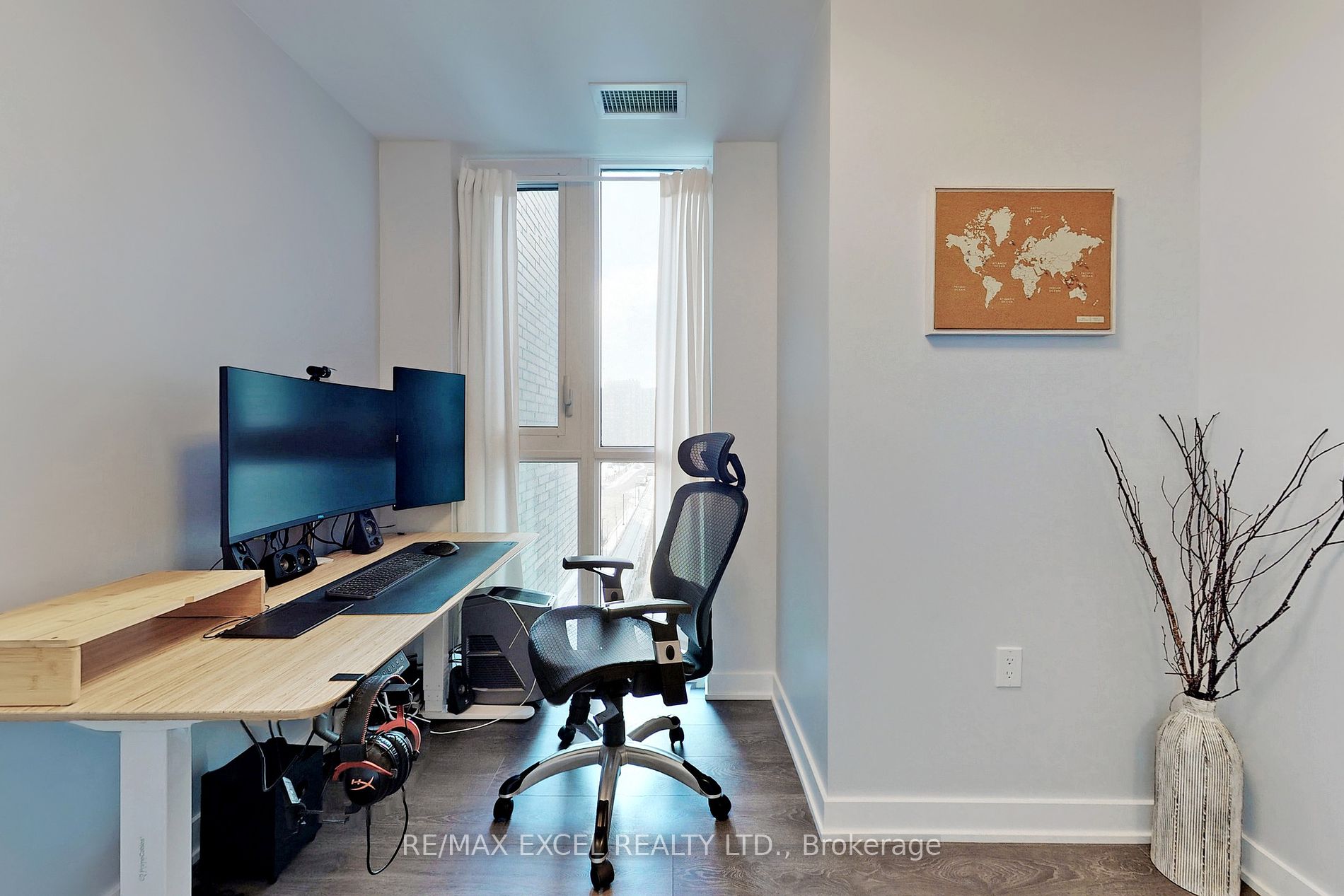 75 Oneida Cres, #410