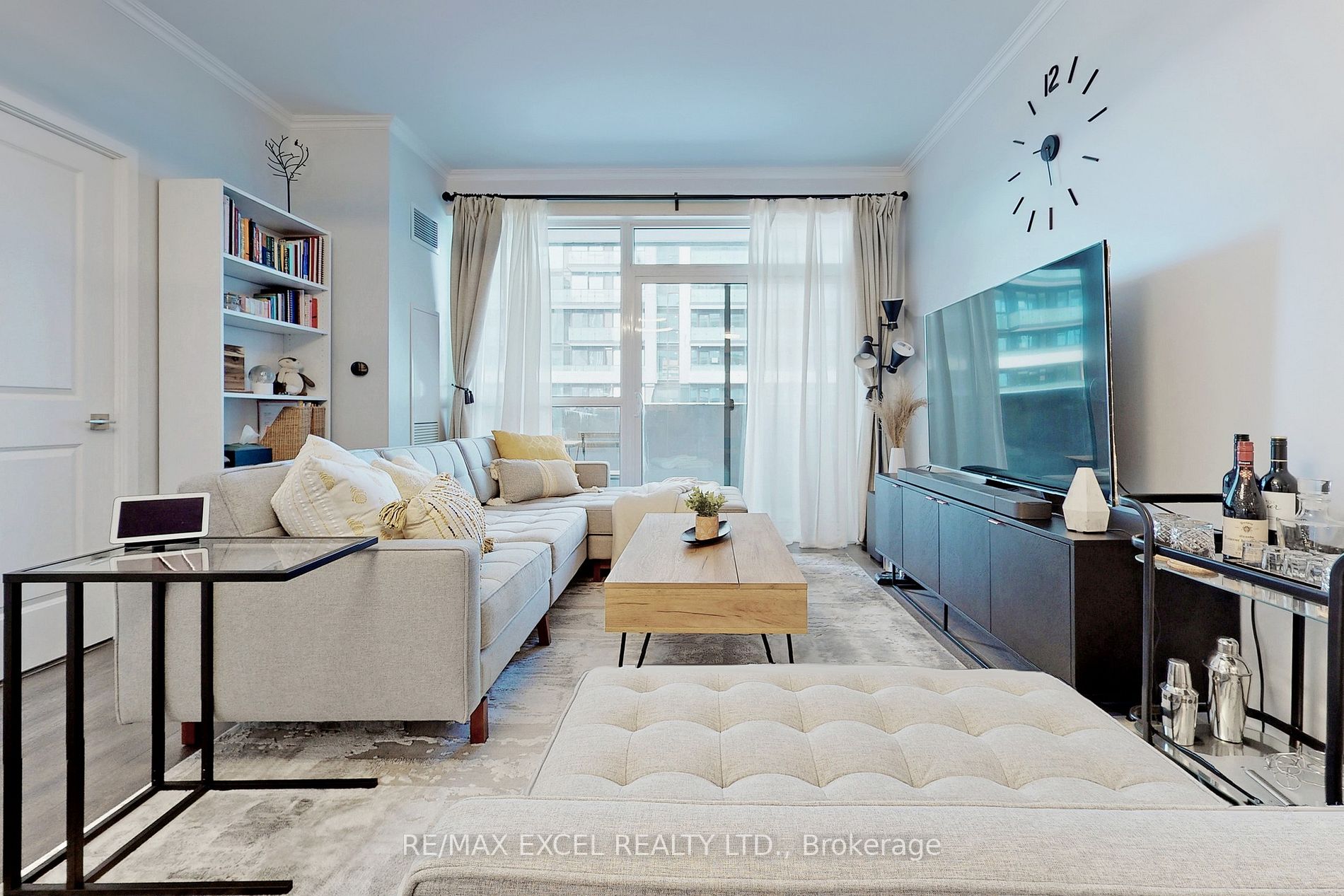 75 Oneida Cres, #410