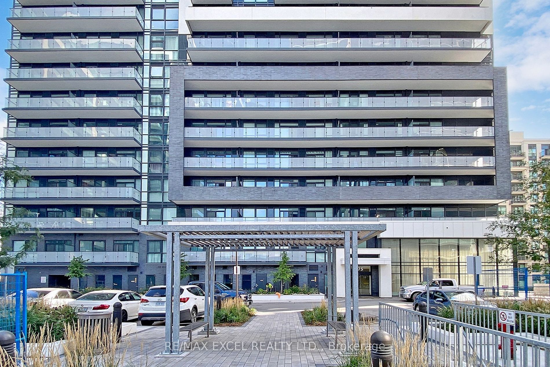 75 Oneida Cres, #410