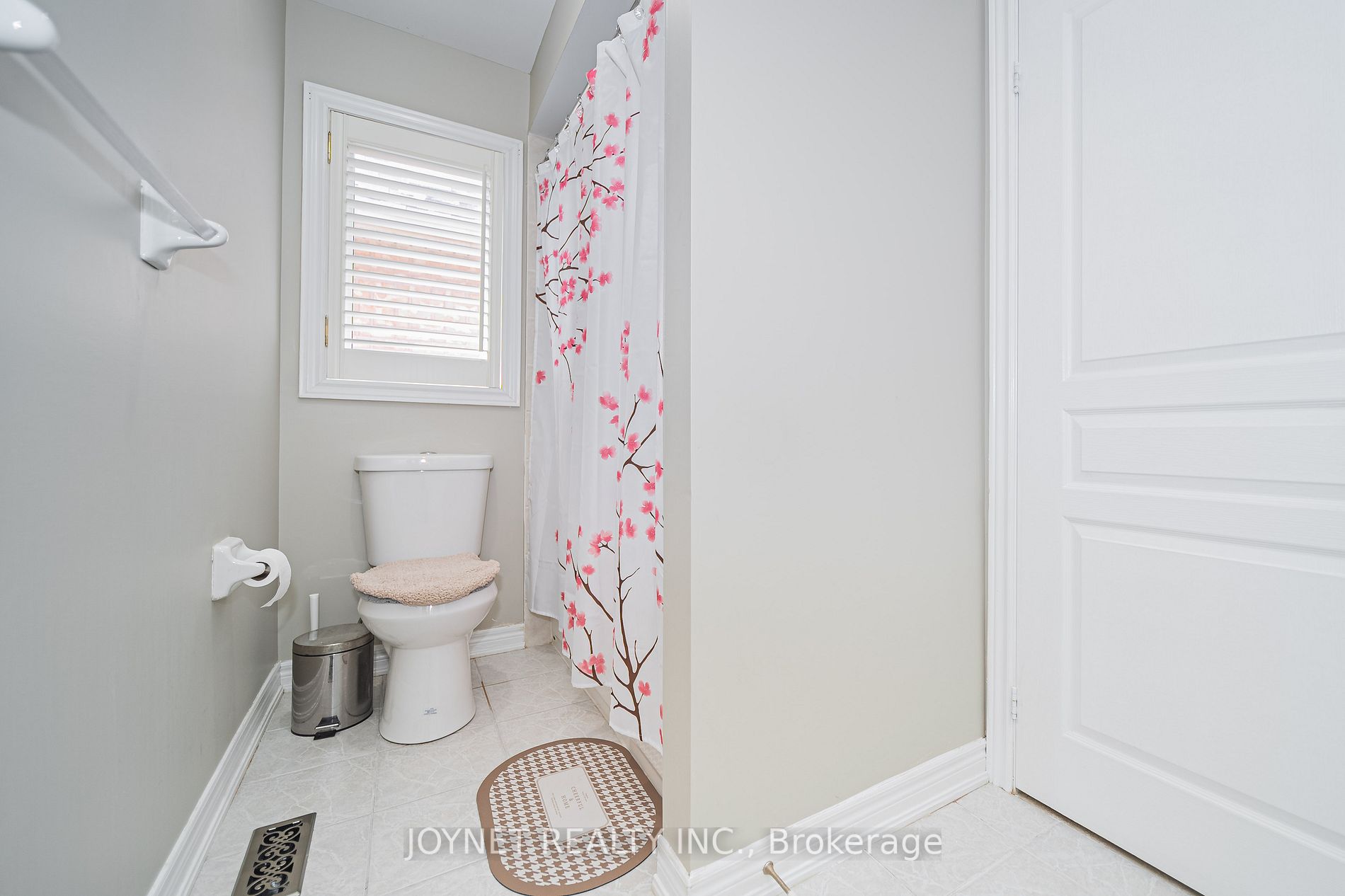 36 Newbridge Ave