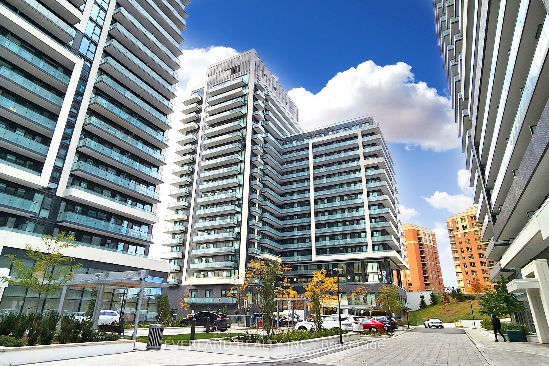 85 Oneida Cres, #1005