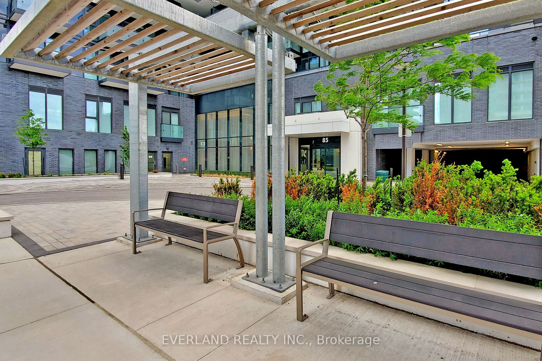 85 Oneida Cres, #1005